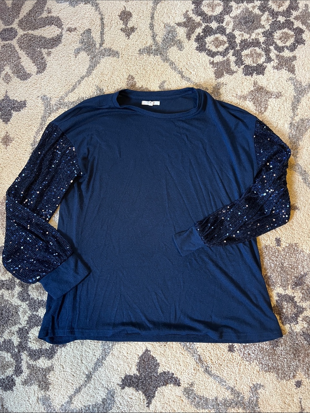 Cute sequins shirt